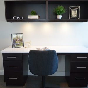 Bureau d’angle : allier déco et rangement intérieur