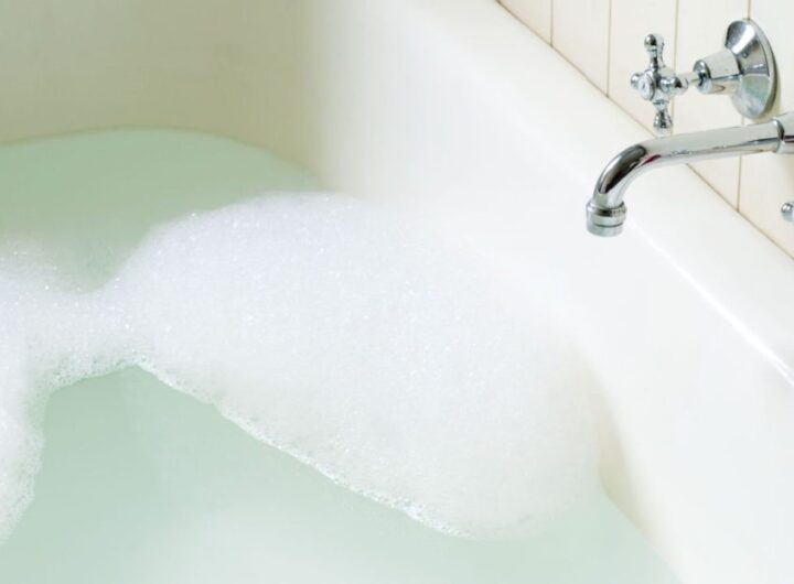 Comment déboucher votre baignoire ?